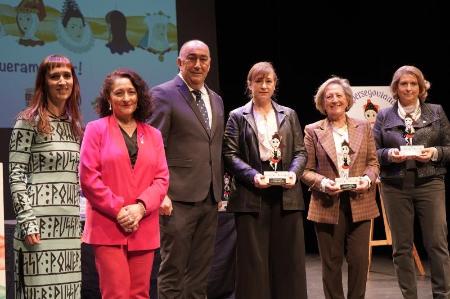 Imagen La Diputación celebra en el Teatro Juan Bravo el 8M con el nombramiento de Pilar González, Sara Gómez, Belén Martín y Rebeca Minguela como Supersegovianas